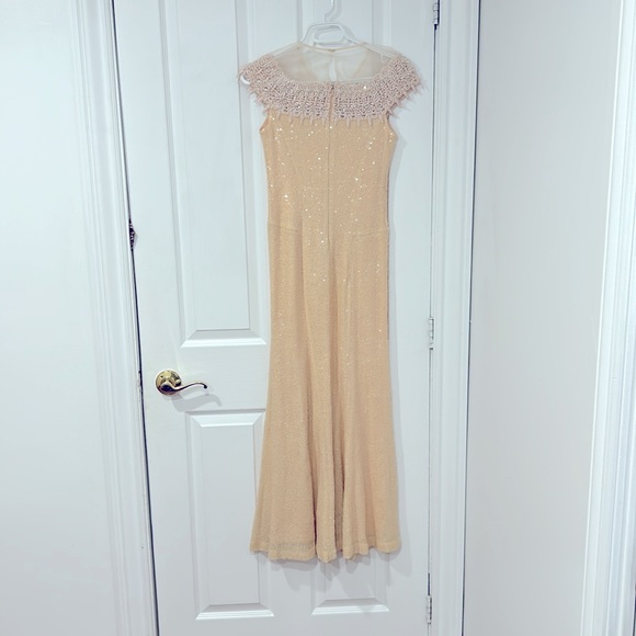 A timeless classic Robe de Soirée. Sequins with a sparkle✨ - Picture 2 of 2